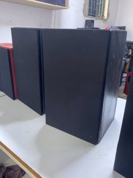 2 Way bookshelf speakers with front grill cover - Image 2