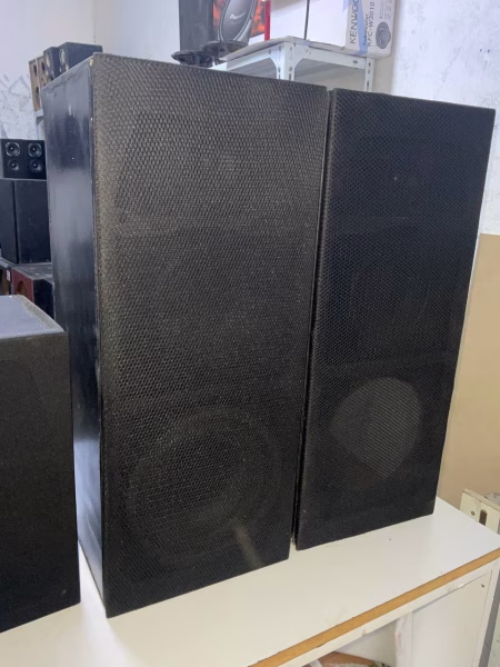 3 Way tower speakers with front grill cover - Image 3